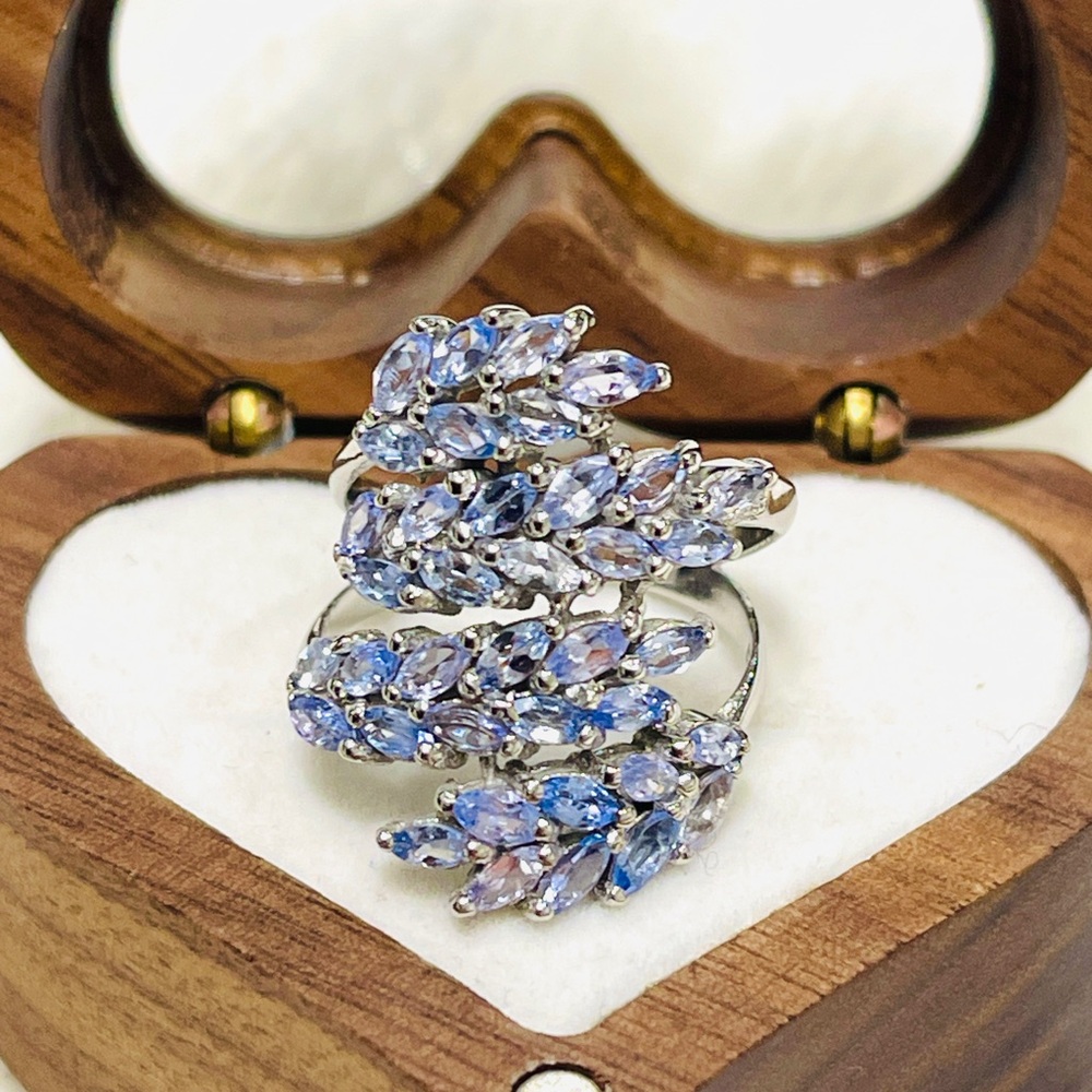 Vintage Intricate Genuine tanzanite Ring (8.5)